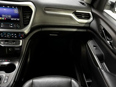 Used 2020 GMC Acadia SLT AWD/4WD image 18