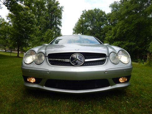 Used 2005 Mercedes-Benz SL 600 w/ AMG Sport Pkg image 14