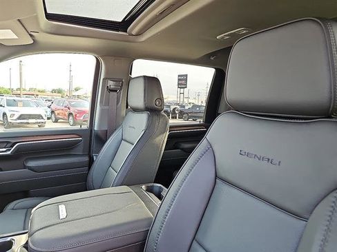 New 2025 GMC Sierra 2500 Denali w/ Denali Reserve Package image 26