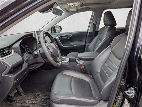 Used 2023 Toyota RAV4 XLE Premium image 11