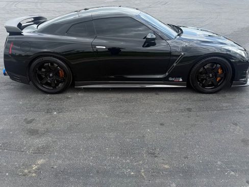 Used 2012 Nissan GT-R Black Edition AWD/4WD image 7
