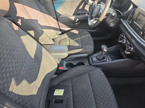 Used 2019 Kia Rio S FWD image 11
