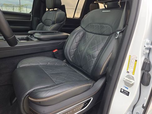 Used 2023 Jeep Grand Wagoneer Series III w/ Rear Seat Video Group 1 AWD/4WD image 25