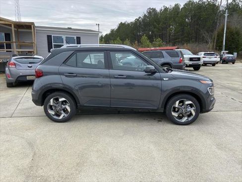 New 2025 Hyundai Venue Limited image 2