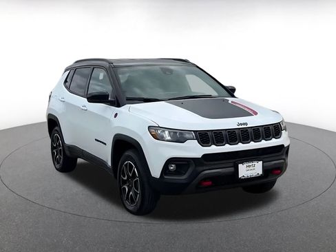 Used 2025 Jeep Compass Trailhawk w/ Trailer Tow Group image 2