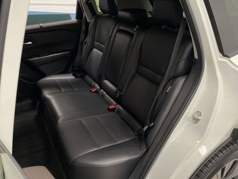 Used 2023 Nissan Rogue SV w/ SV Premium B Package image 30