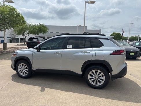 Used 2026 Toyota Corolla Cross LE w/ Moonroof Package image 8