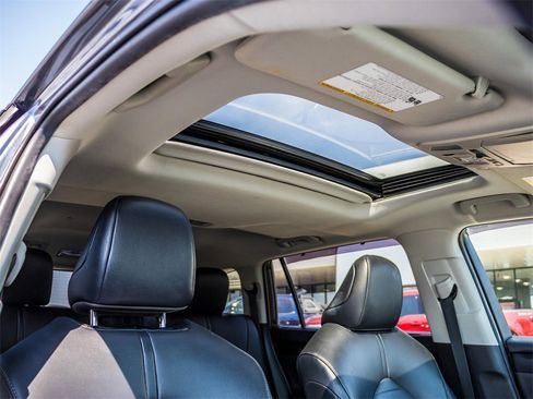 Used 2020 Toyota Highlander XLE image 14