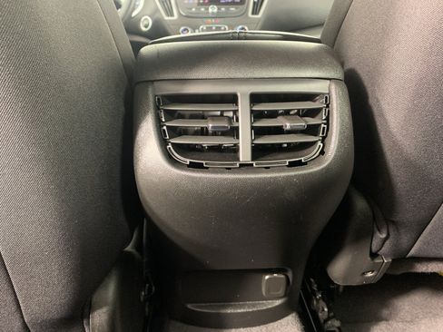 Used 2023 Chevrolet Malibu LT image 33