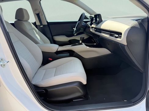 Certified 2025 Honda HR-V LX image 13