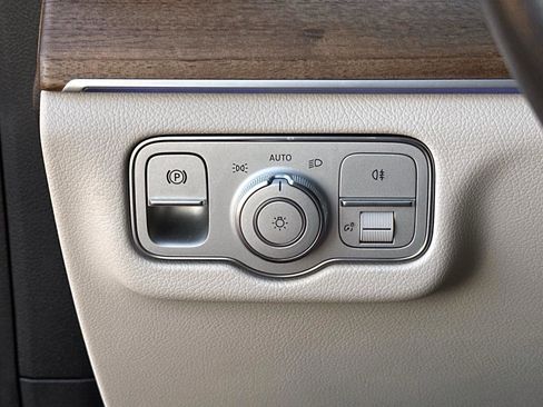 Used 2024 Mercedes-Benz GLE 350 4MATIC image 29