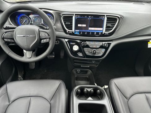New 2026 Chrysler Pacifica Select w/ S Appearance Package image 13