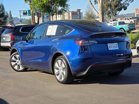 Used 2023 Tesla Model Y AWD image 7