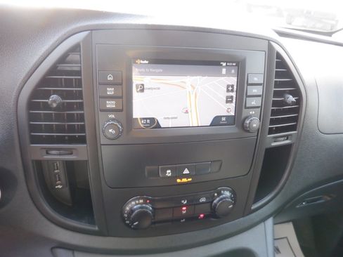Used 2023 Mercedes-Benz Metris image 13