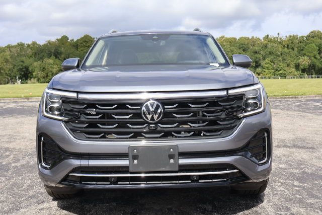 Certified 2024 Volkswagen Atlas SEL Premium R-Line AWD/4WD image 3