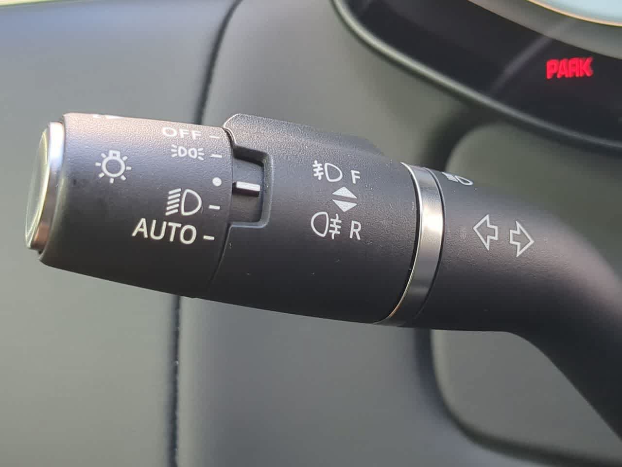 Certified 2025 Land Rover Range Rover SE AWD/4WD image 29