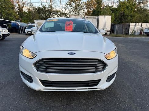 Used 2014 Ford Fusion SE FWD image 5