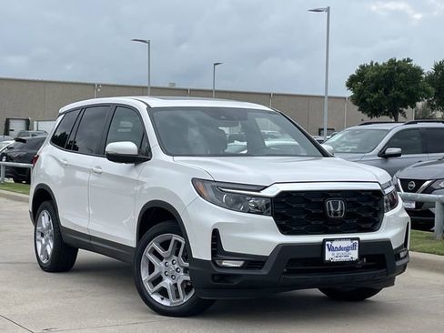 Used 2025 Honda Passport EX-L image 2