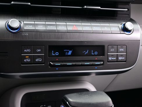 Used 2025 Hyundai Kona SEL AWD/4WD image 20