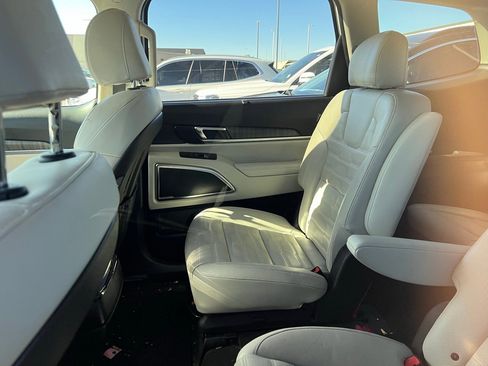 Used 2024 Kia Telluride SX Prestige w/ Towing Package image 14