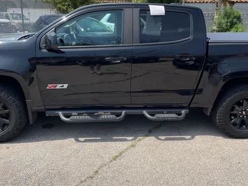 Used 2017 Chevrolet Colorado Z71 w/ Z71 Midnight Edition AWD/4WD image 3