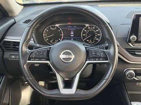 Used 2024 Nissan Altima 2.5 SR FWD image 15