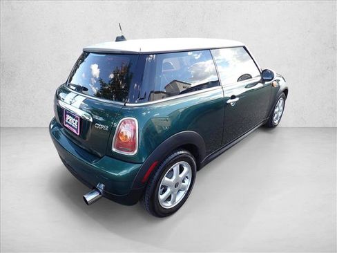 Used 2010 MINI Cooper Hardtop FWD image 4