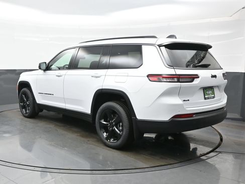 New 2026 Jeep Grand Cherokee L Limited w/ Limited Altitude Package AWD/4WD image 5