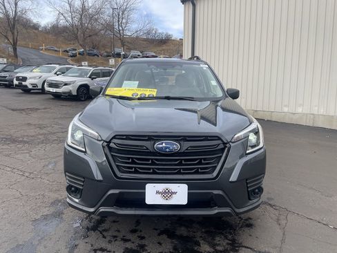 Used 2023 Subaru Forester image 2