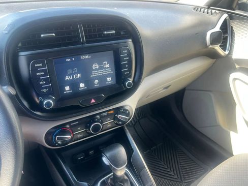 Used 2020 Kia Soul LX FWD image 21