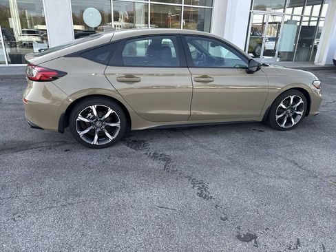 Used 2025 Honda Civic Sport Touring image 4