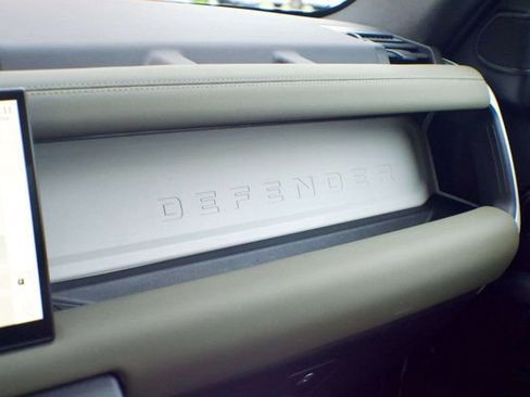 Used 2025 Land Rover Defender 110 S AWD/4WD image 46