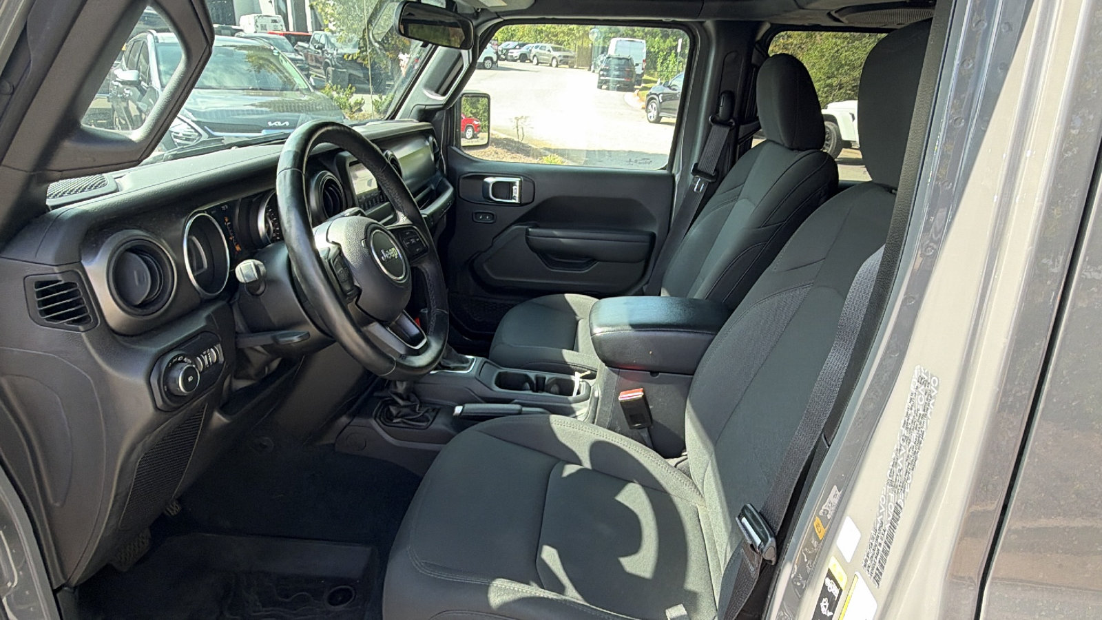 Used 2022 Jeep Wrangler Unlimited Sport AWD/4WD image 16
