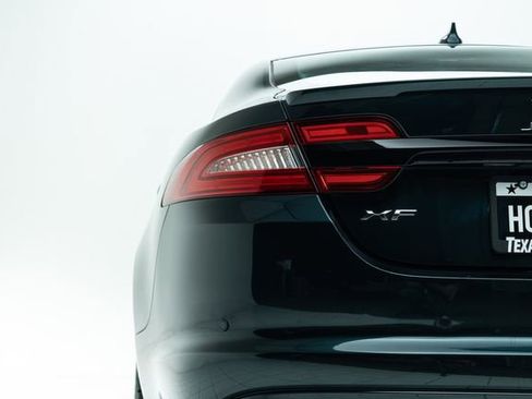 Used 2015 Jaguar XF Sport image 17