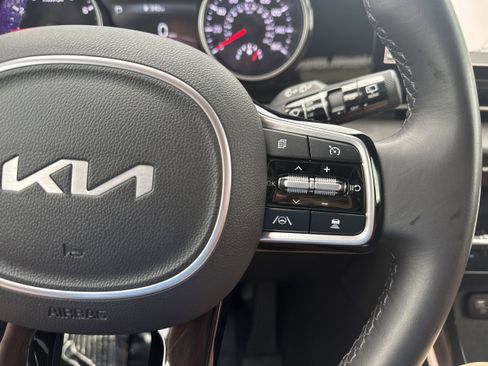 Used 2022 Kia Carnival SX image 26