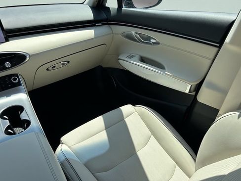 New 2026 Genesis GV70 2.5T Advanced AWD/4WD image 22