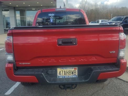 Used 2021 Toyota Tacoma TRD Sport w/ Technology Package image 4