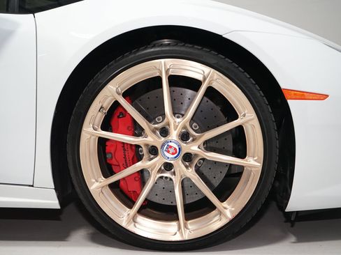 Used 2015 Lamborghini Huracan LP 610-4 AWD/4WD image 30