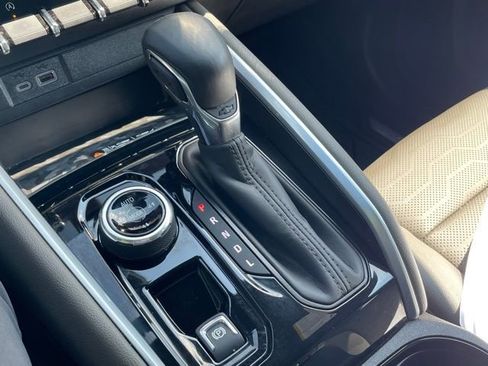 Used 2025 Chevrolet Colorado ZR2 w/ Technology Package image 16