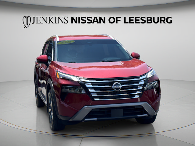 Certified 2025 Nissan Rogue SL FWD image 2