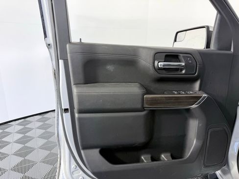 Used 2019 Chevrolet Silverado 1500 LT w/ Texas Edition image 9