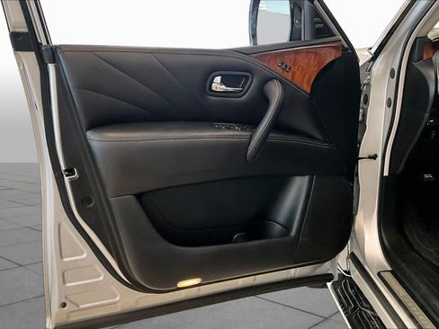 Used 2017 INFINITI QX80 2WD w/ Deluxe Technology Package image 20