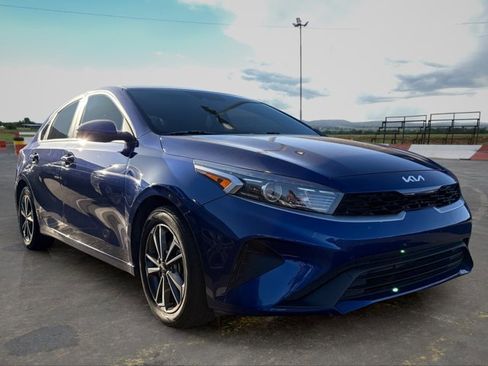 Certified 2023 Kia Forte LXS w/ LXS Technology Package FWD image 2