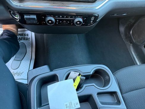Used 2025 Chevrolet Silverado 1500 LT image 19