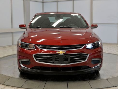 Used 2018 Chevrolet Malibu LT image 3