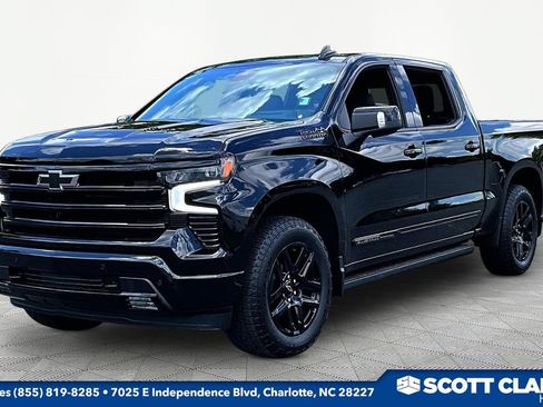 Used 2024 Chevrolet Silverado 1500 High Country w/ Midnight Edition AWD/4WD image 3