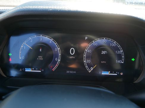 Used 2023 Jeep Grand Cherokee Limited w/ Black Appearance Package image 37