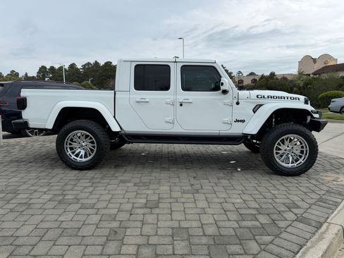 Used 2021 Jeep Gladiator Overland image 7