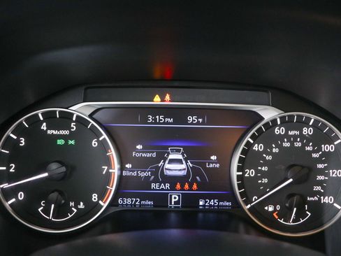 Used 2024 Nissan Altima 2.5 SV FWD image 15