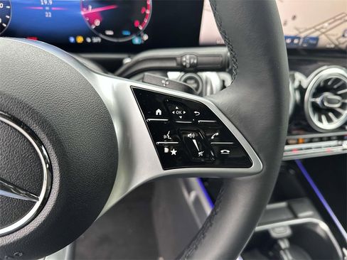 New 2025 Mercedes-Benz GLB 250 image 16